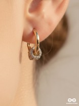 SPARKLE CIRCULET – CHARMING GOLD HOOP EARRINGS