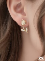 ROSE TWIG – MINIMAL GOLD ROSE STEM DESIGN