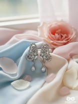 SILVER VEIL – DELICATE MESH LOOP DROP EARRINGS