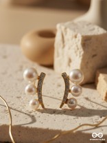 PEARL GLINT BAR – REFINED PEARL & CRYSTAL STUD EARRINGS