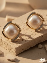 PEARL HALO FRAME – CHIC SQUARE PEARL STUD EARRINGS