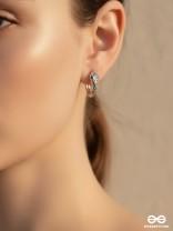 MINT GAZE – SILVER LOOP STUD WITH GREEN ACCENT