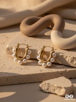 PEARL BAND – ELEGANT PEARLED MINI HOOPS