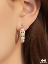 PEARL BAND – ELEGANT PEARLED MINI HOOPS