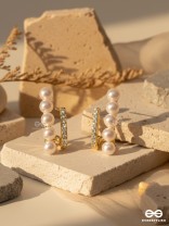 BLINK PEARL BAR – TRENDY STUD EARRINGS