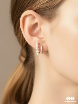 BLINK PEARL BAR – TRENDY STUD EARRINGS