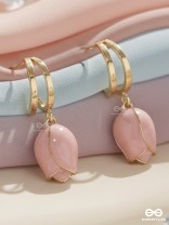 ROSELET – MINIMAL FLORAL DROP EARRINGS