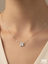 DRIFTWING – DELICATE DRAGONFLY CHARM NECKLACE