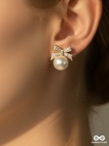 BOW IN SNOW- WHITE PEARL BOW EARRINGS