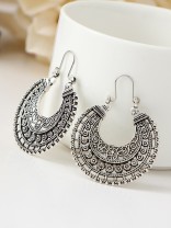 The Lady With A Class Traditional Motif Earrings 