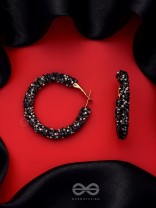 THE PARTY POPPERS ILLUMINATING STATEMENT HOOPS - Black