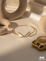 The Gorgeous Charmer- Marble Triangles Bracelet - White