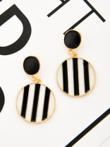 A Classy Affair - Golden Striped Earrings