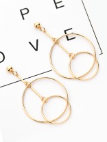 The Interlocked Circles - Elegant Golden Earrings