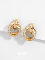 The Entangled Shimmer - Golden Elegant Studs