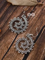 The Elegant Hypnosis - Tiny Trinket Earrings 