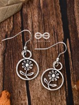 The Cute Flower - Tiny Trinket Earrings