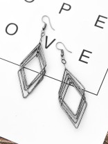 The Shimmery Rhombus - Dark Grey Elegant Earrings