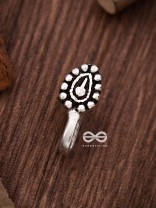 The Little Oxidised Droplet Non-piercing Boho Nosepin