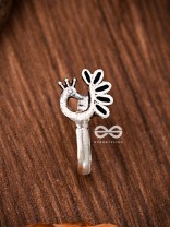 The Little Fanning Peacock Non-piercing Boho Nosepin