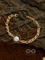 Pearl-Fectly Golden - Golden Layered Chain Bracelet