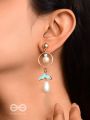 The Minty Mermaid- Golden Pearl Earrings