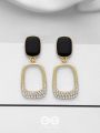 SHIMMER OF NIGHT - STATEMENT DROP EARRINGS