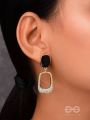 SHIMMER OF NIGHT - STATEMENT DROP EARRINGS