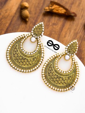 An Elegant Pearl Mesh (Golden) - Embellished Oxidised Collection