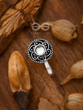 THE ARTSY MOTIFS - NON-PIERCED NOSEPIN (OFF WHITE )