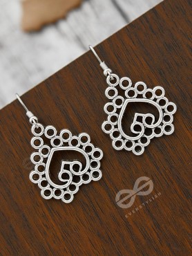 Queen of Hearts - Tiny Trinket Earrings