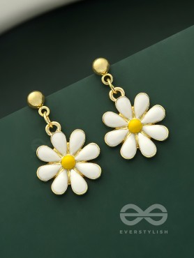 Dewy Daisies - Chic Enamelled Earrings
