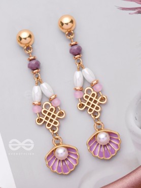 The 'Shell'bound- Golden Pearl Earrings