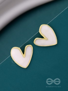 LOVEBEATIN HEARTS - CUTE ENAMELLED STUDS (WHITE)