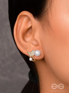 BLOOM-TASTIC BUTTERFLIES - GOLDEN PEARL STUDS