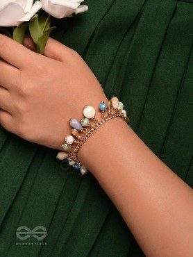 THE CRYSTALLINE SHORE - CASUAL BEADED BRACELET