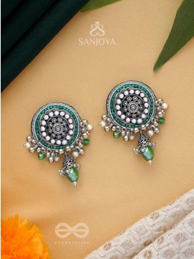 VILAKSHANA - THE EXCEPTIONAL ONE - CUTDANA AND GLASS DROP EMBROIDERED AND OXIDISED EARRINGS
