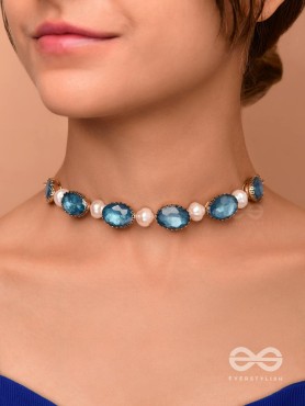 AQUA MIST FANTASY - STATEMENT GOLDEN EMBELLISHED NECKPIECE