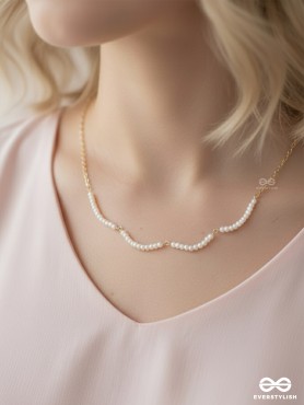 Pure Pearl Radiance - Casual Golden Neckpiece With Anti-Tarnish Coating 