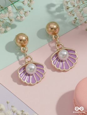THE OCEANIC BEAUTY - GOLDEN EMBELLISHED EARRINGS