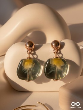 SMOKEY ELEGANCE - GOLDEN EMBELLISHED EARRINGS