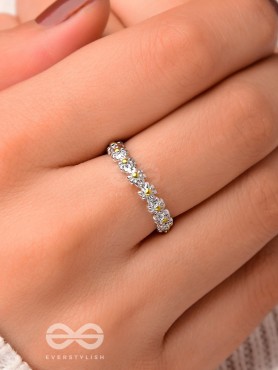 DAISY DREAMS - SILVER RING (ADJUSTABLE)