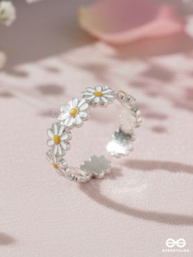 DAISY MEADOWS - SILVER EMBELLISHED RING (ADJUSTABLE)