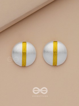 Subtle Streak - Silver Stud Earrings