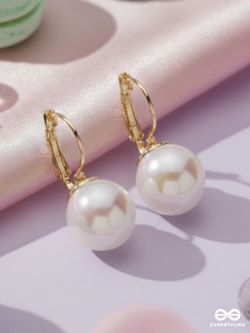 Multichromic Pearls - Holographic Golden Pearl Earrings