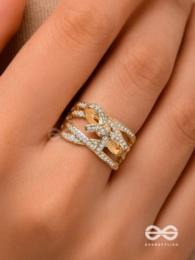 The Playful Knots - Golden Cubic Zirconia Ring (Adjustable)