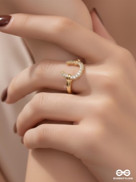 MOONLIT CURVE - 18K GOLD PLATED ANTI-TARNISH LUXURY RING INLAID WITH CUBIC ZICRONIA STONES