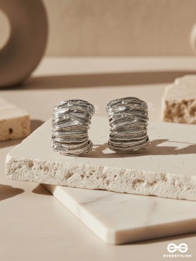 ORNATE GLOW – ANTI-TARNISH TEXTURED EARRINGS