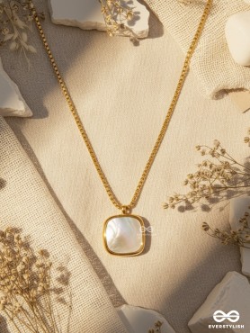 SOFT HALO - STAINLESS STEEL ANTI-TARNISH HOLOGRAPHIC STONE PENDANT NECKLACE