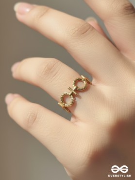 SACRED TIES - STAINLESS STEEL ANTI-TARNISH GOLDEN GEOMETRIC RING